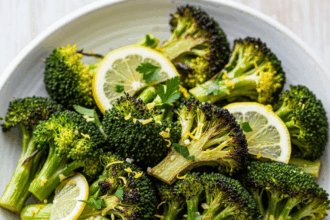 Zesty Roasted Broccoli: Garlic & Lemon Flavor Boost