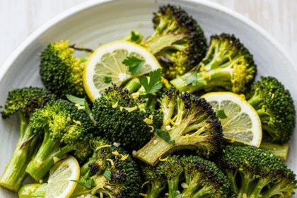 Zesty Roasted Broccoli: Garlic & Lemon Flavor Boost