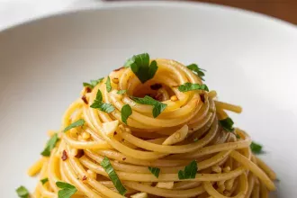 Simple Elegance: Mastering Spaghetti Aglio e Olio Recipe